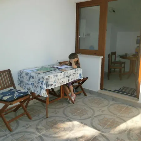 With Parking Space Stomorska, Solta - 11528 Apartman Stomorska