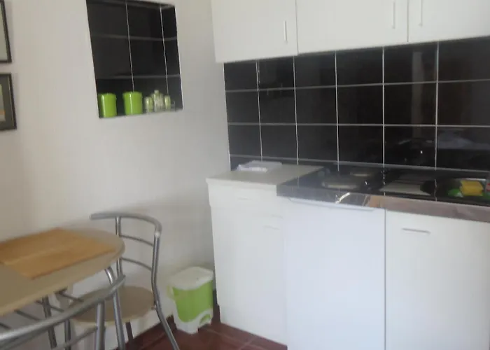 Apartment With Parking Space Stomorska, Solta - 11528
