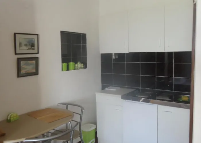 Apartment With Parking Space Stomorska, Solta - 11528